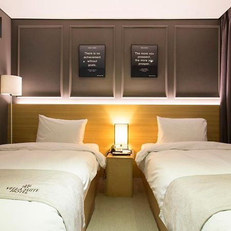 Vella Suite Hotel Suwon Zewnętrze zdjęcie
